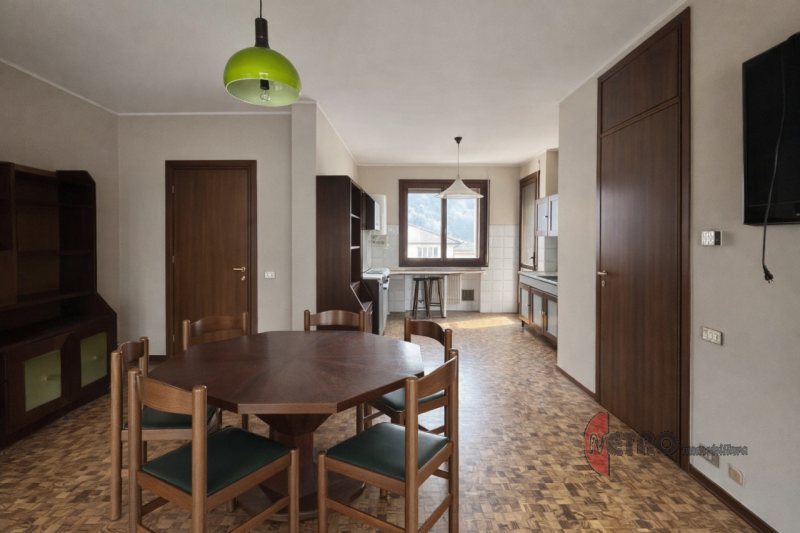 Scoprite questo affascinante appartamento Bicamere di circa 100 mq, situato nel cuore della tranq...