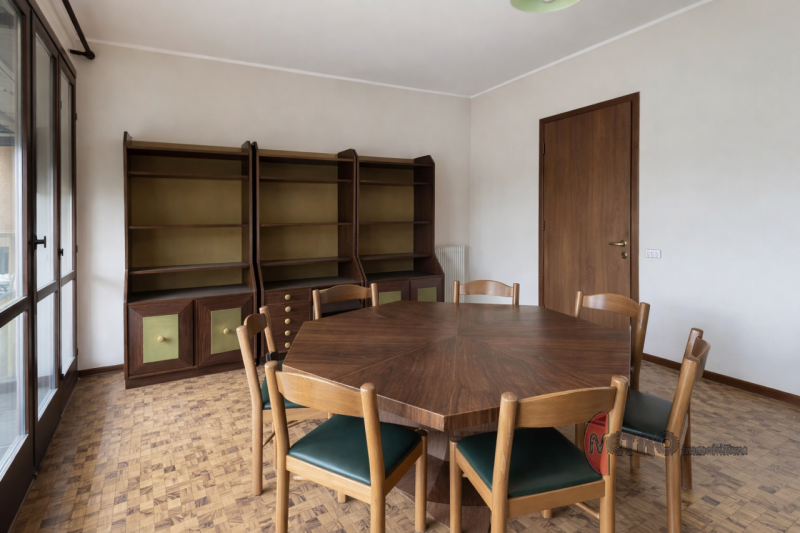 Scoprite questo affascinante appartamento Bicamere di circa 100 mq, situato nel cuore della tranq...