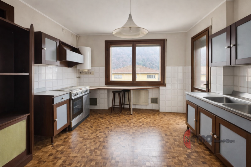 Scoprite questo affascinante appartamento Bicamere di circa 100 mq, situato nel cuore della tranq...