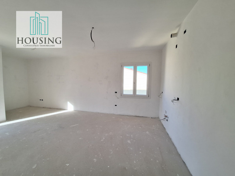 Proponiamo attico in un condominio ristrutturato a nuovo.
Ad Abano Terme, zona Sacro Cuore, l'uni...