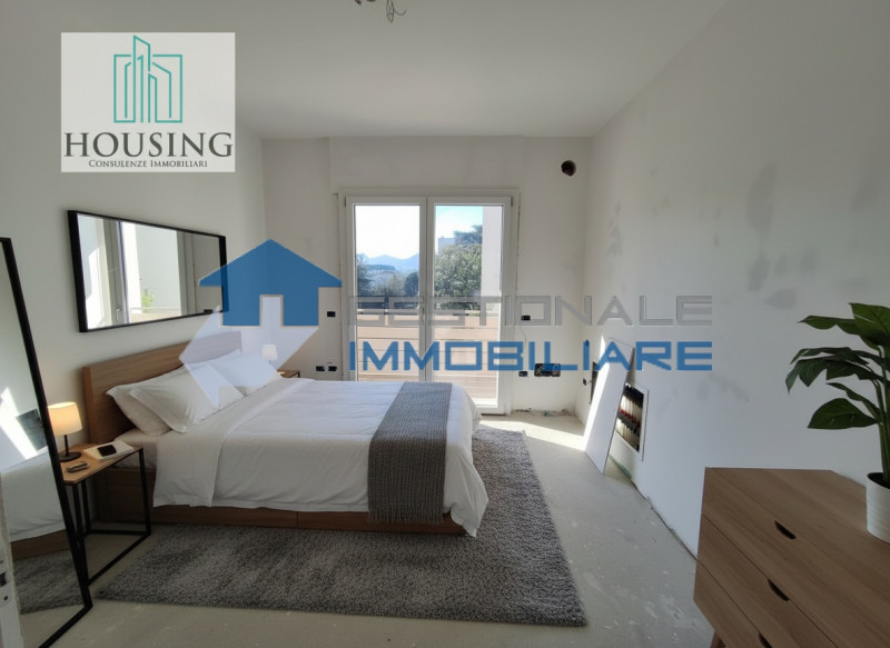 Proponiamo attico in un condominio ristrutturato a nuovo.
Ad Abano Terme, zona Sacro Cuore, l'uni...