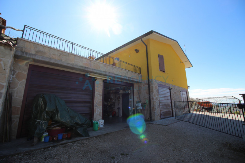 Salcedo

Stai cercando una casa singola in una cornice da favola con vista panoramica?

Prezzo € ...