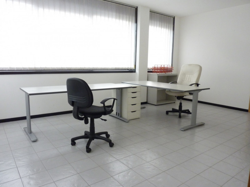 A Carità  di Villorba (TV), piazza Aldo Moro, proponiamo in AFFITTO ufficio di 57 metri quadrati ...
