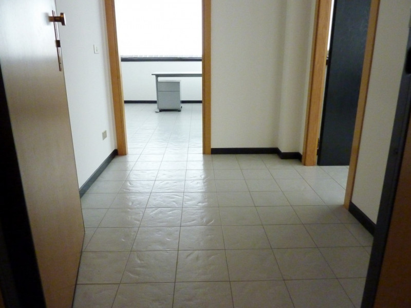 A Carità  di Villorba (TV), piazza Aldo Moro, proponiamo in AFFITTO ufficio di 57 metri quadrati ...