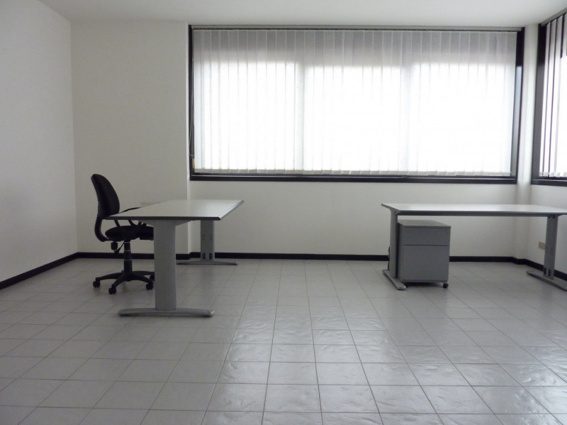 A Carità  di Villorba (TV), piazza Aldo Moro, proponiamo in AFFITTO ufficio di 57 metri quadrati ...