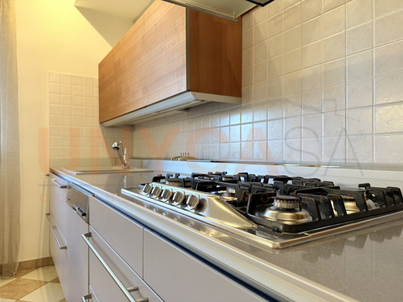 STRA: Proponiamo elegante appartamento inserito in una raffinata palazzina di sole 6 unità abitat...