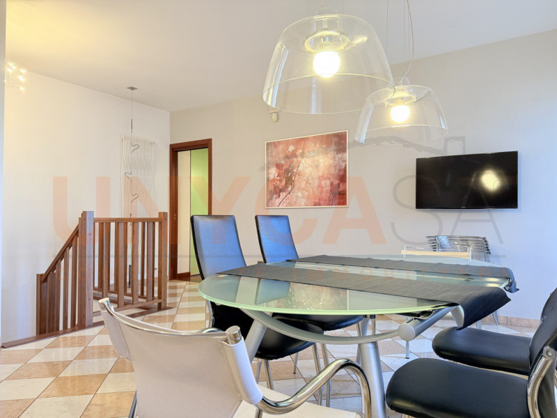 STRA: Proponiamo elegante appartamento inserito in una raffinata palazzina di sole 6 unità abitat...