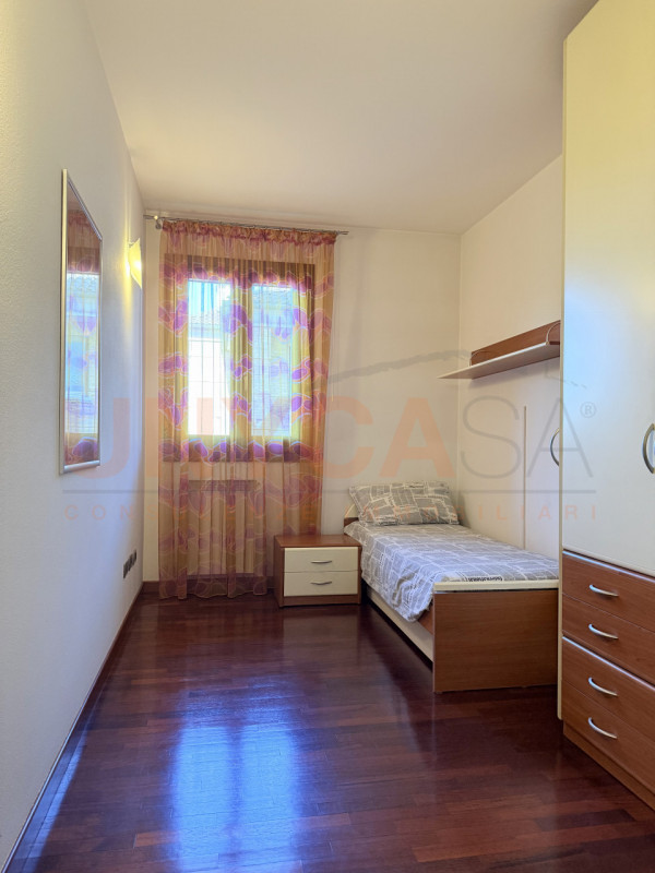 STRA: Proponiamo elegante appartamento inserito in una raffinata palazzina di sole 6 unità abitat...