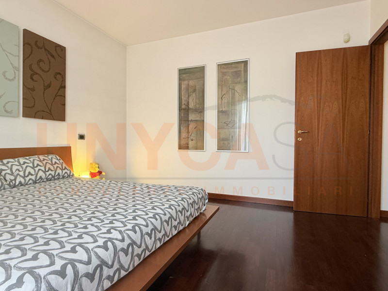 STRA: Proponiamo elegante appartamento inserito in una raffinata palazzina di sole 6 unità abitat...