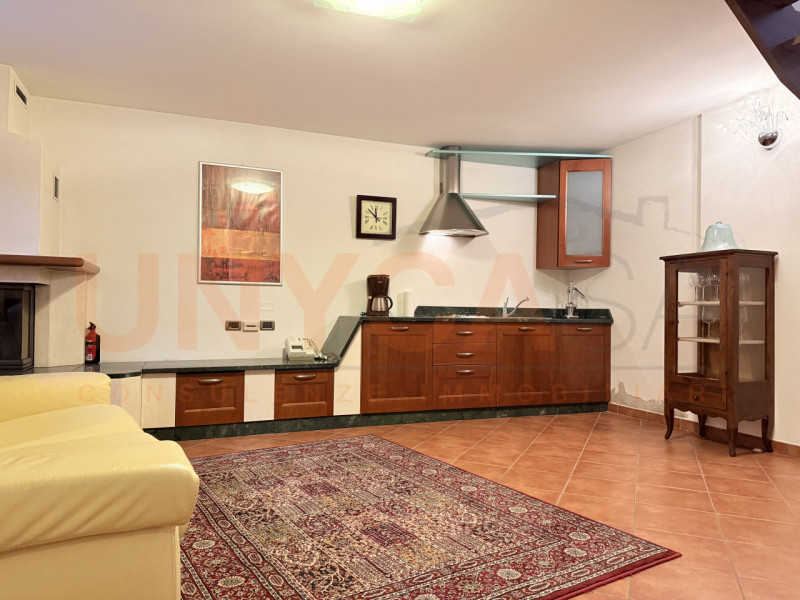 STRA: Proponiamo elegante appartamento inserito in una raffinata palazzina di sole 6 unità abitat...