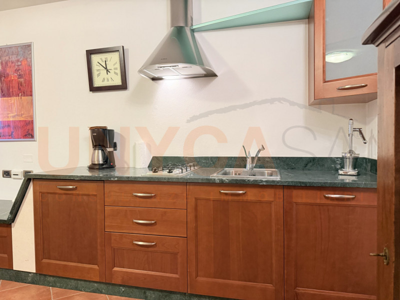 STRA: Proponiamo elegante appartamento inserito in una raffinata palazzina di sole 6 unità abitat...