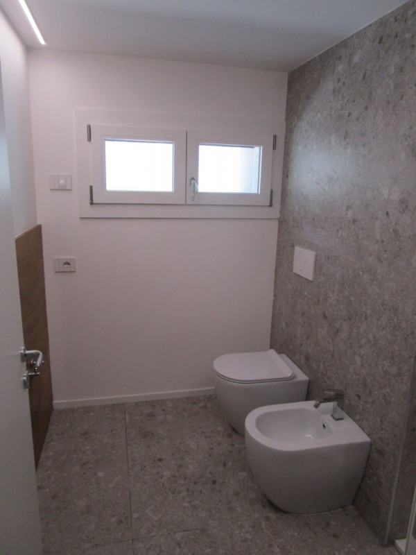 Proponiamo in vendita una splendida casa singola terratetto di circa 160 mq situata nel cuore del...