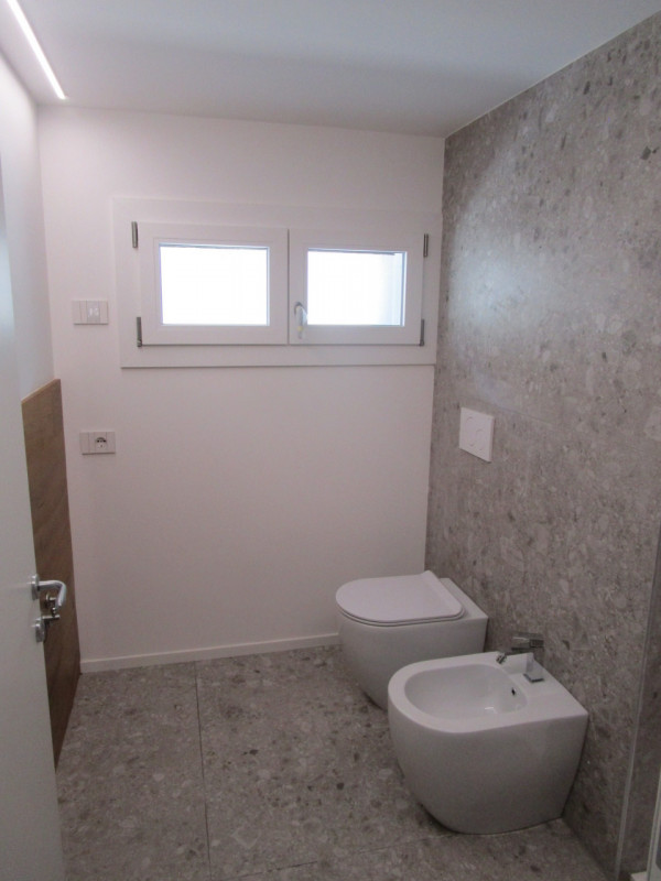 Proponiamo in vendita una splendida casa singola terratetto di circa 160 mq situata nel cuore del...