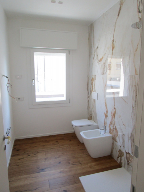 Proponiamo in vendita una splendida casa singola terratetto di circa 160 mq situata nel cuore del...