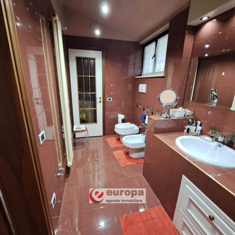 A pochi Km. dalla città, in direzione Nord e precisamente a CAVAZZALE, zona interna a viale Europ...