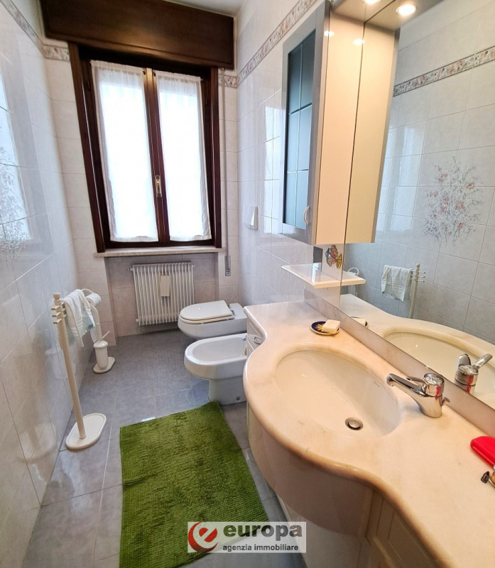 A pochi Km. dalla città, in direzione Nord e precisamente a CAVAZZALE, zona interna a viale Europ...