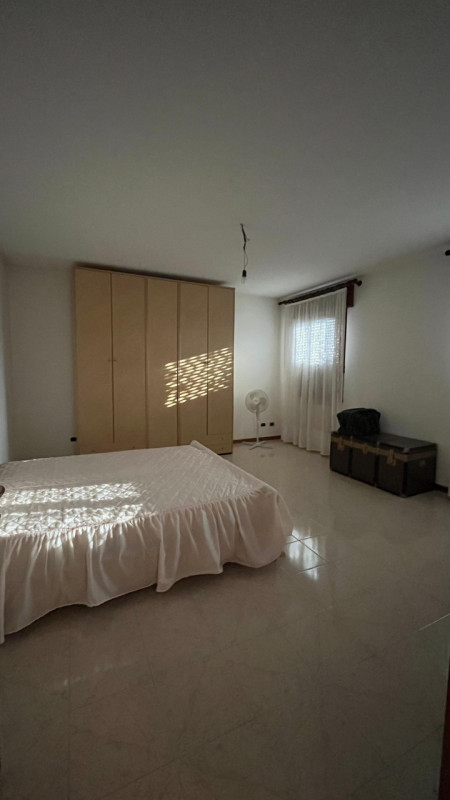 Nel cuore di Villa Estense proponiamo in vendita una rara opportunità: casa singola terratetto di...