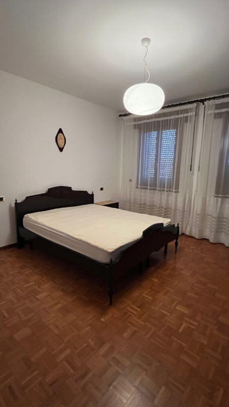 Nel cuore di Villa Estense proponiamo in vendita una rara opportunità: casa singola terratetto di...