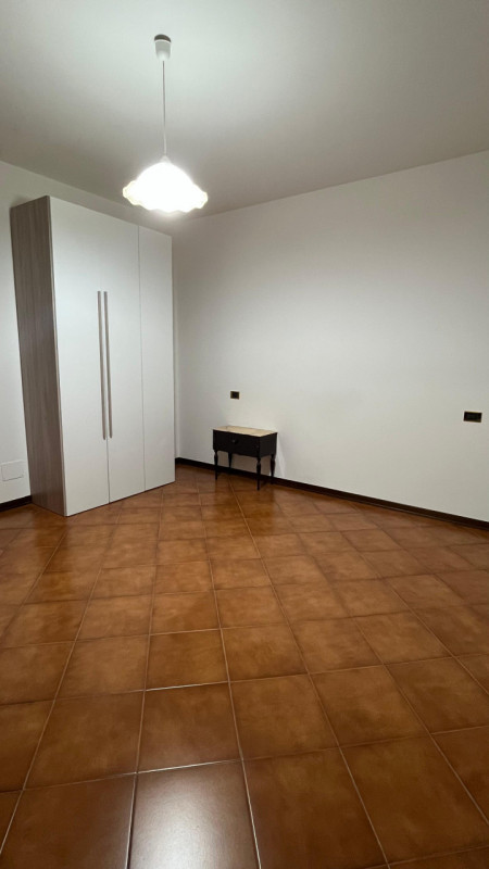 Nel cuore di Villa Estense proponiamo in vendita una rara opportunità: casa singola terratetto di...