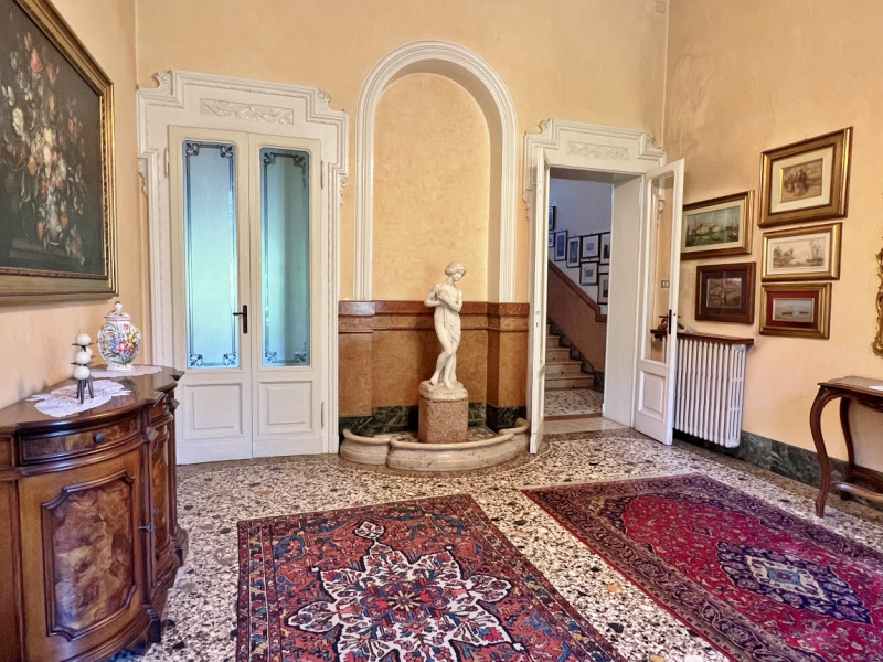 MERAVIGLIOSA VILLA LIBERTY DEL 1914 CON STUPENDO PARCO SECOLARE A VICENZA - Rif. 8376 - Euro 1.49...