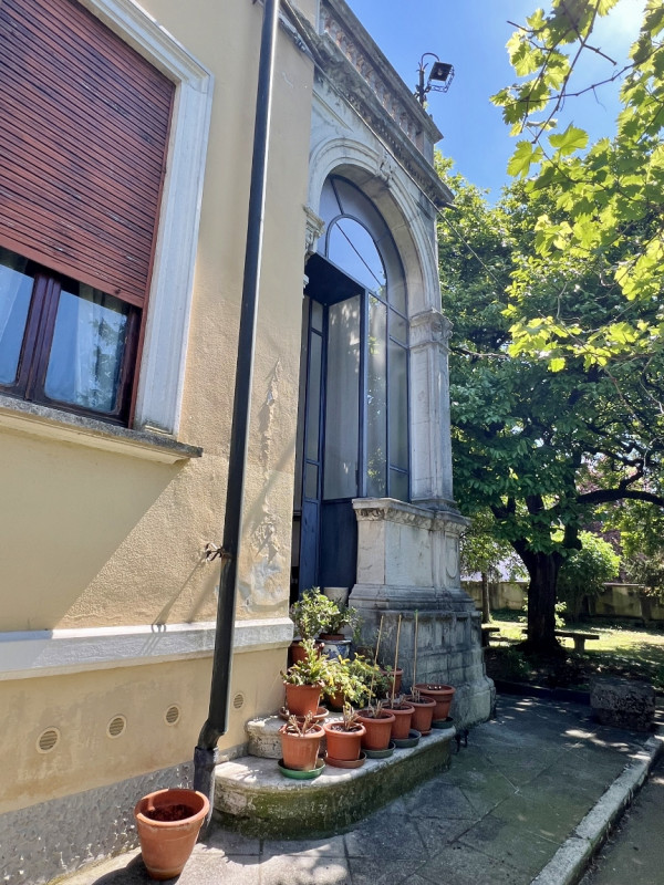 MERAVIGLIOSA VILLA LIBERTY DEL 1914 CON STUPENDO PARCO SECOLARE A VICENZA - Rif. 8376 - Euro 1.49...