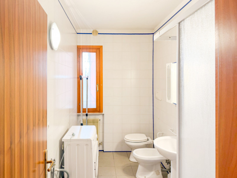 (PER INFO VITTORIO 3517343301)In contesto residenziale tranquillo e ben curato, proponiamo in ven...