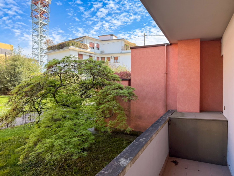 (PER INFO VITTORIO 3517343301)In contesto residenziale tranquillo e ben curato, proponiamo in ven...