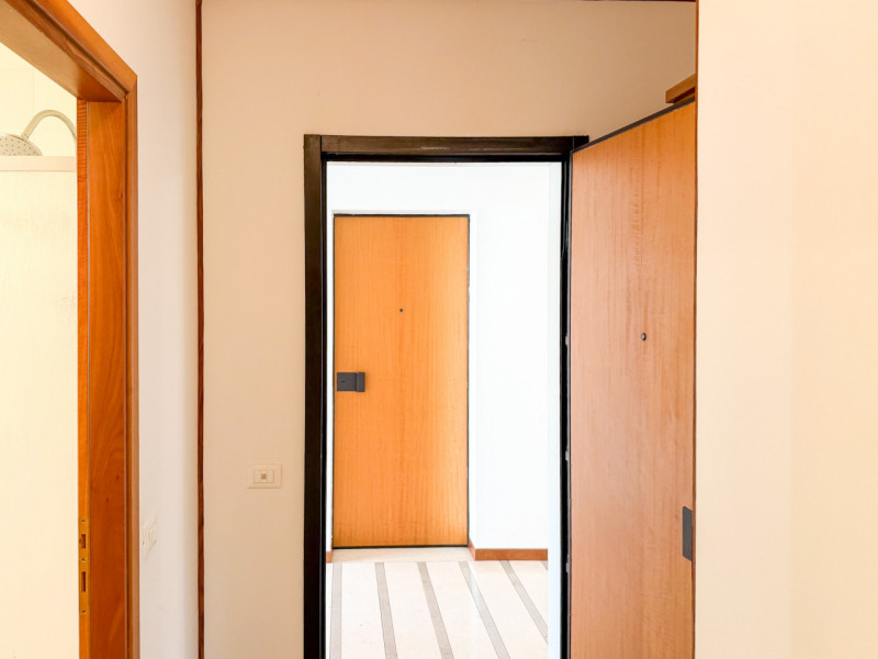 (PER INFO VITTORIO 3517343301)In contesto residenziale tranquillo e ben curato, proponiamo in ven...