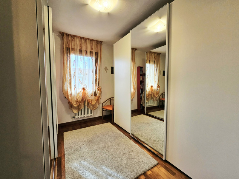 Proponiamo in vendita bellissima porzione di trifamiliare, situata in un contesto residenziale ne...