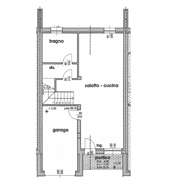 Proponiamo in vendita bellissima porzione di trifamiliare, situata in un contesto residenziale ne...