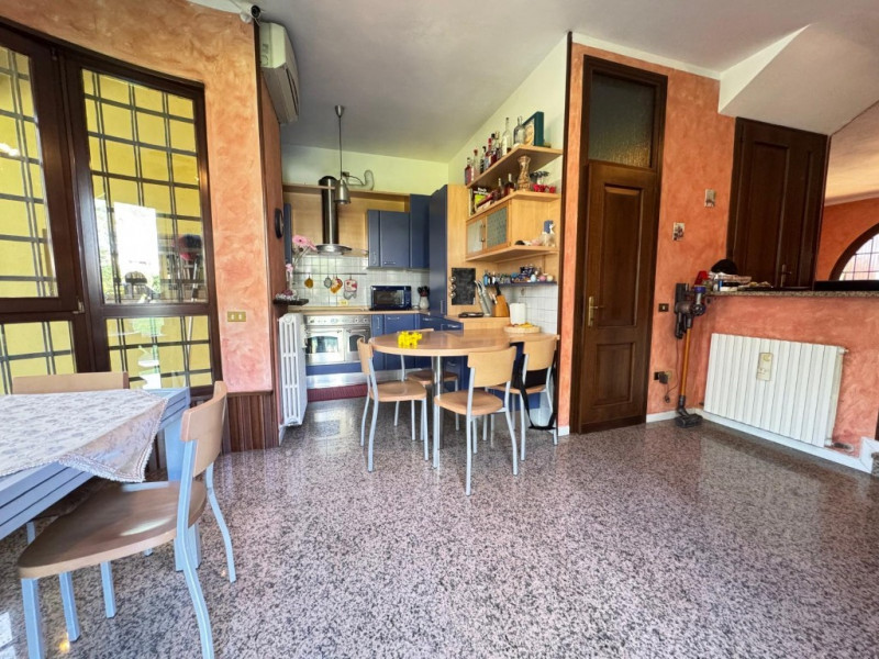 LIMENA: Porzione di testa di trifamiliare di 217 mq che si sviluppa su 4 livelli:

-piano interra...