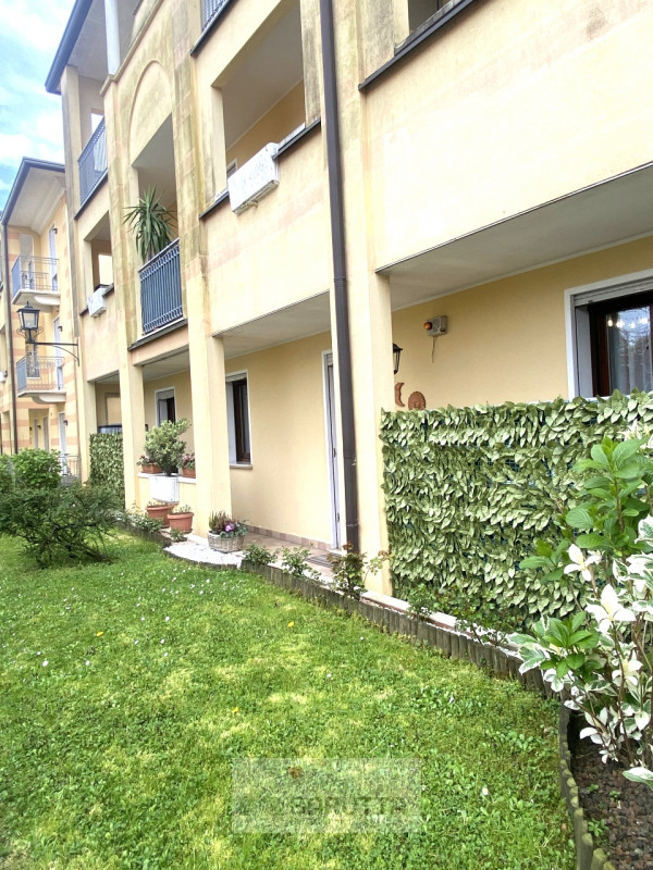 Nel centro Di Massanzago (PD ) proponiamo in vendita questo meraviglio appartamento  trilocale  a...