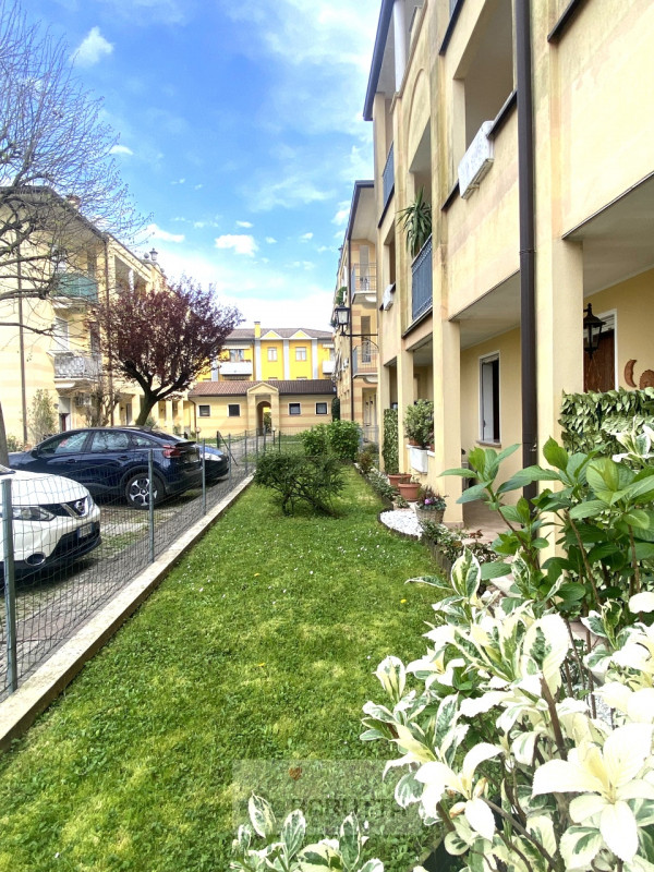 Nel centro Di Massanzago (PD ) proponiamo in vendita questo meraviglio appartamento  trilocale  a...