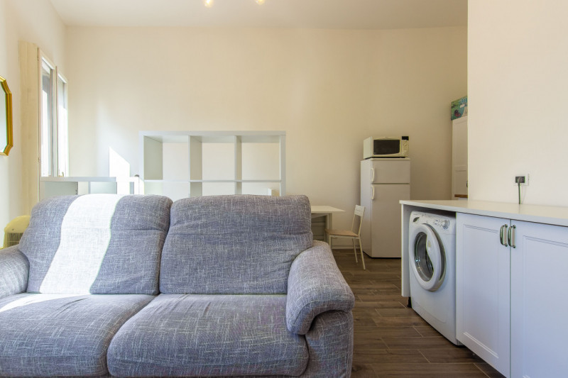 In via Ognissanti a due passi dalle principali Università di Padova e adiacente ai principali ser...