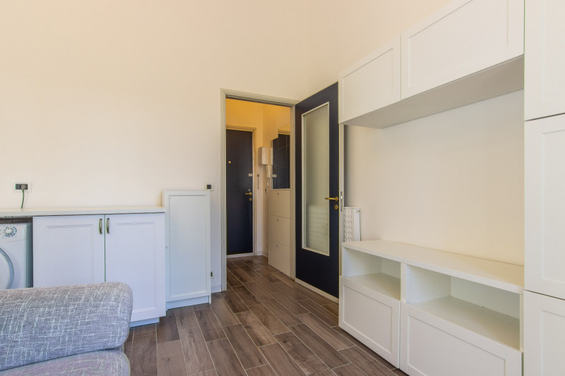 In via Ognissanti a due passi dalle principali Università di Padova e adiacente ai principali ser...