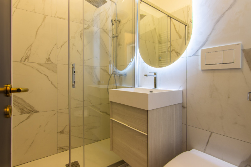 In via Ognissanti a due passi dalle principali Università di Padova e adiacente ai principali ser...