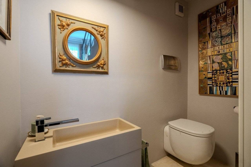 VICENZA CENTRO: VILLA LIBERTY COMPLETAMENTE RISTRUTTURATA, GIARDINO, DUE POSTI AUTO COPERTI. EURO...