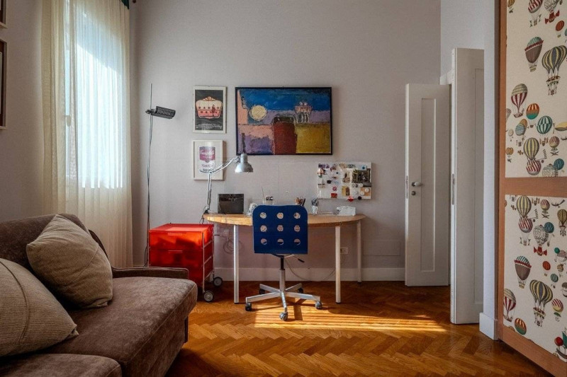 VICENZA CENTRO: VILLA LIBERTY COMPLETAMENTE RISTRUTTURATA, GIARDINO, DUE POSTI AUTO COPERTI. EURO...