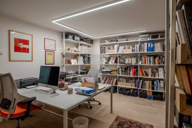 VICENZA CENTRO: VILLA LIBERTY COMPLETAMENTE RISTRUTTURATA, GIARDINO, DUE POSTI AUTO COPERTI. EURO...