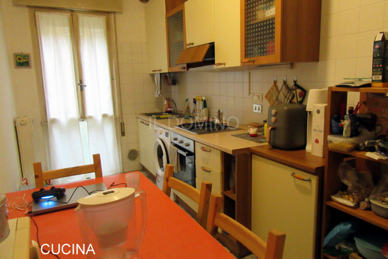 Disponibile da subito appartamento in quartiere Sacra Famiglia, a pochi passi dalle mura del cent...