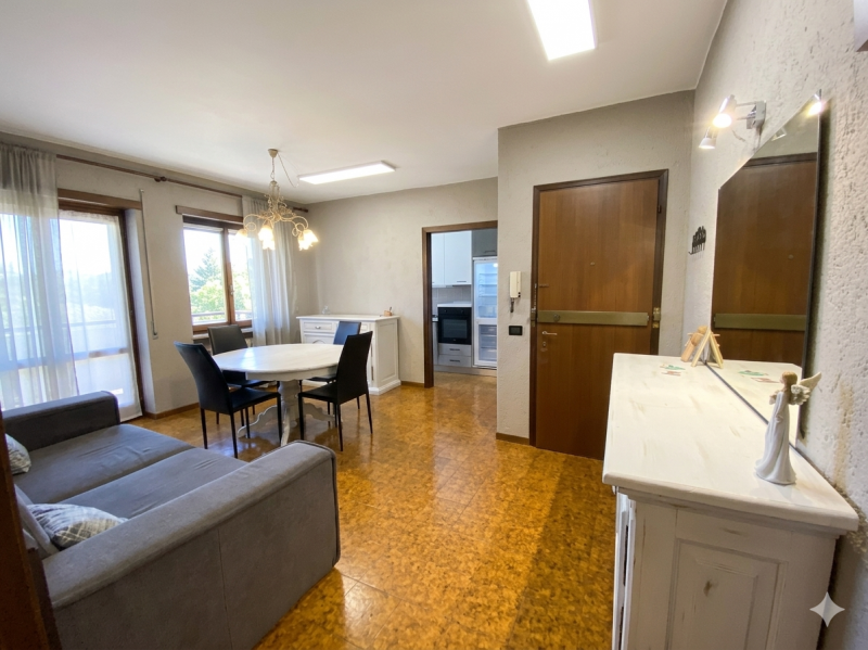 Asiago - Gallio Situato a pochi passi dal vivace centro di Gallio, questo appartamento rappresent...