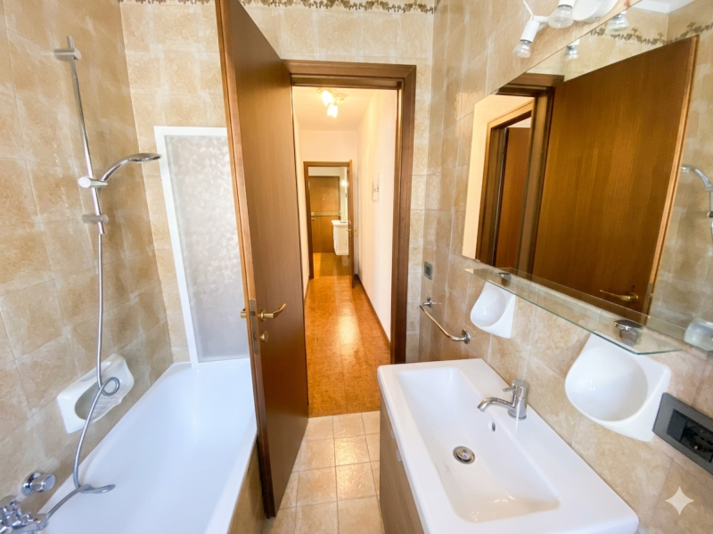 Asiago - Gallio Situato a pochi passi dal vivace centro di Gallio, questo appartamento rappresent...