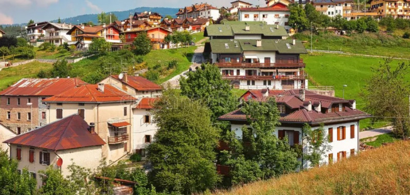 Asiago - Gallio Situato a pochi passi dal vivace centro di Gallio, questo appartamento rappresent...
