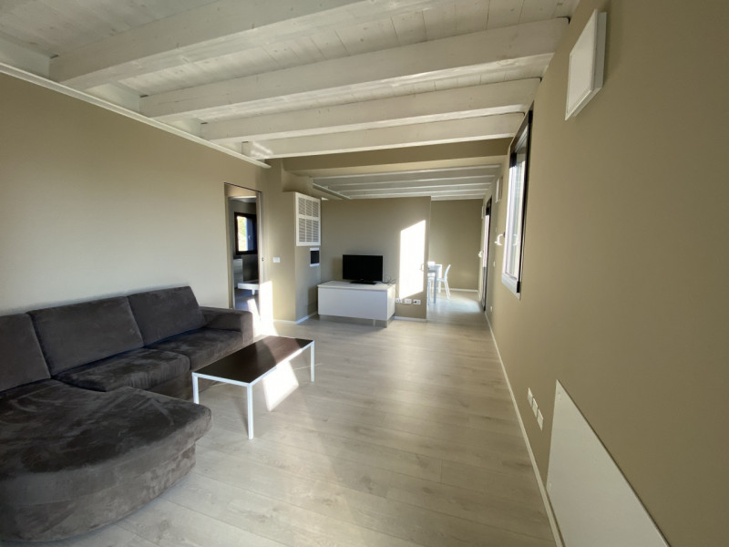 Proponiamo appartamento trilocale posto al piano primo all'interno delle mura di Cittadella.
L'im...