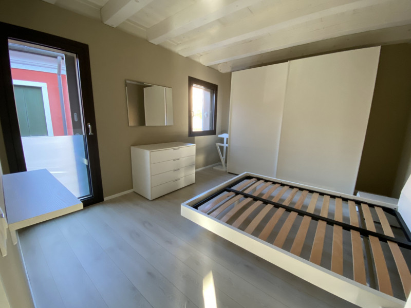 Proponiamo appartamento trilocale posto al piano primo all'interno delle mura di Cittadella.
L'im...
