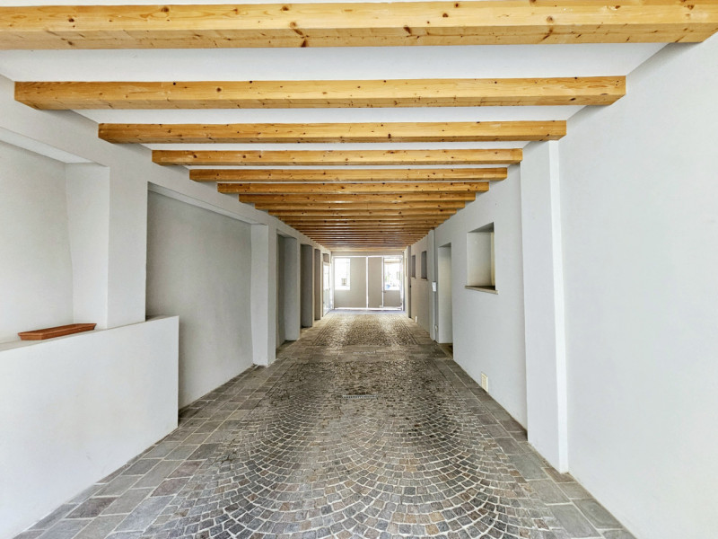 In una via del centro di Monselice, proponiamo in vendita uno spettacolare attico duplex, che rap...