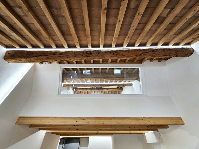 In una via del centro di Monselice, proponiamo in vendita uno spettacolare attico duplex, che rap...