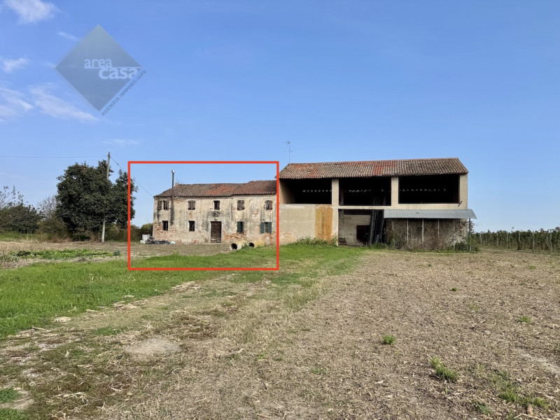 Proponiamo in vendita una rara opportunità per chi desidera investire nell’autenticità della camp...