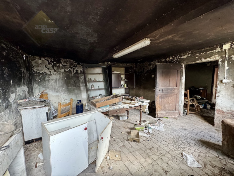 Proponiamo in vendita una rara opportunità per chi desidera investire nell’autenticità della camp...