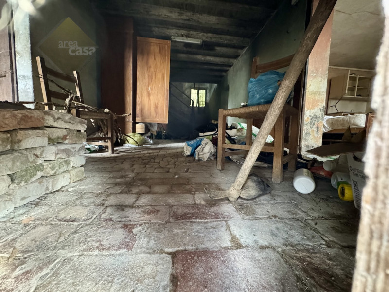 Proponiamo in vendita una rara opportunità per chi desidera investire nell’autenticità della camp...